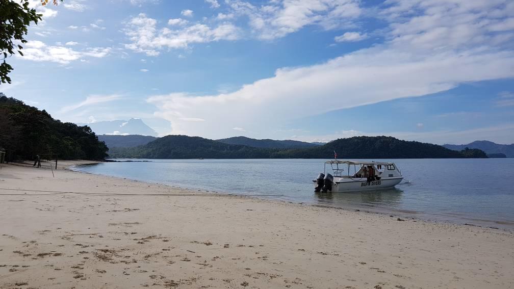 Bigfin Beach Resort Kota Belud Exterior photo